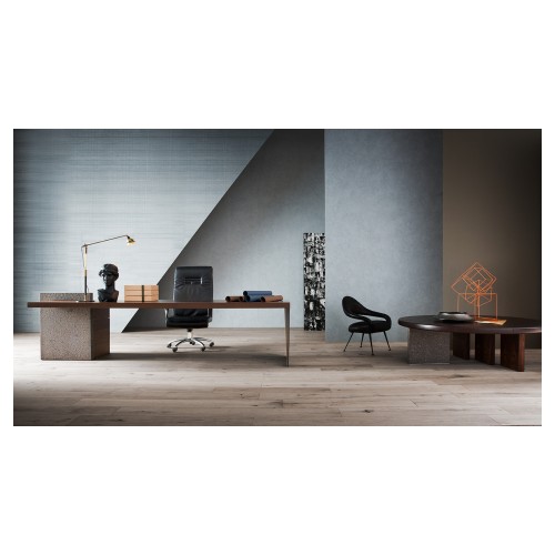 H_O | Desk